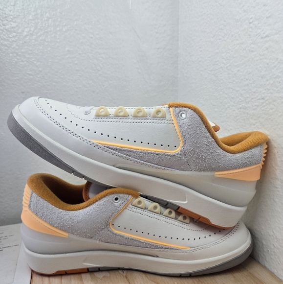 AIR JORDAN 2 RETRO LOW Sail/Melon Tint-Light Curry  DV9956-118 - Picture 2 of 7